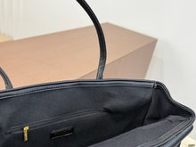 Load image into Gallery viewer, CC1340 Chanel 26S Grand Cabas Tote / 42 x 27 cm