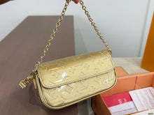 Load image into Gallery viewer, LB1346 Louis Vuitton Ivy WOC / 22 x 11 cm