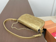 Load image into Gallery viewer, LB1346 Louis Vuitton Ivy WOC / 22 x 11 cm