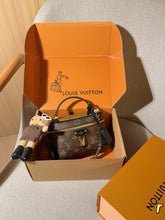 Load image into Gallery viewer, LB1437 Louis Vuitton Vanity Chain Pouch / 19 x 12 x 6 cm