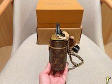 Load image into Gallery viewer, LB1437 Louis Vuitton Vanity Chain Pouch / 19 x 12 x 6 cm