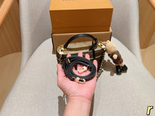 Load image into Gallery viewer, LB1437 Louis Vuitton Vanity Chain Pouch / 19 x 12 x 6 cm