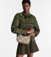 Load image into Gallery viewer, LB814 Bagatelle / 9.4 x 7.1 x 2.8 inches