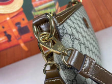 Load image into Gallery viewer, MBG050 Messenger Bag with Interlocking G / 11.8"W x 8.8"H x 2"D