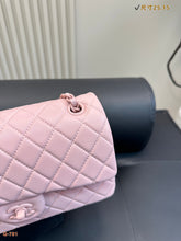 Load image into Gallery viewer, CC1127 Medium Classic Handbag / 6 × 9.9 × 2.5 in