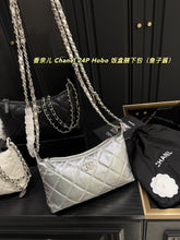 Load image into Gallery viewer, CC1138 Hobo Handbag / 6.7 x 10.2 x 3.3in