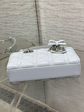 Load image into Gallery viewer, Dior Lady D-Joy Small / HIGHEST QUALITY VERSION / 22 x 12 x 6 cm