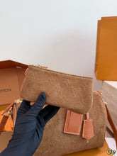 Load image into Gallery viewer, LB1552 Louis Vuitton Speedy 30 / 30 cm x 21 x 17 cm