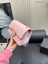 Load image into Gallery viewer, CC1127 Medium Classic Handbag / 6 × 9.9 × 2.5 in