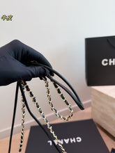 Load image into Gallery viewer, CC1680 CHANEL 26A 31 Bag / 32 x 25 x 5.5 cm
