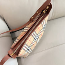 Load image into Gallery viewer, BUR137 Burberry House Check Canvas / HIGHEST QUALITY VERSION / 30×30×12.5cm