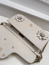 Load image into Gallery viewer, VLTN083 LOCÒ SHOULDER BAG WITH APPLIQUE FLOWERS / W10.6xH5.1xD2.3 in
