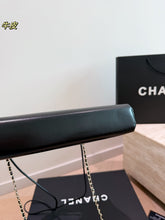 Load image into Gallery viewer, CC1680 CHANEL 26A 31 Bag / 32 x 25 x 5.5 cm