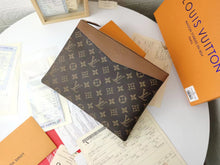 Load image into Gallery viewer, LB835 Daily Pouch / 11.6 x 8.3 x 0.4 inches