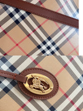 Load image into Gallery viewer, BUR137 Burberry House Check Canvas / HIGHEST QUALITY VERSION / 30×30×12.5cm