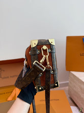 Load image into Gallery viewer, LB1551 Louis Vuitton Trunk Soft Box / 23 x 16 cm