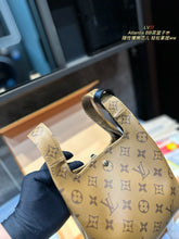 Load image into Gallery viewer, LB1330 Atlantis BB / 6.7 x 6.7 x 2.8 inches