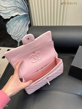 Load image into Gallery viewer, CC1127 Medium Classic Handbag / 6 × 9.9 × 2.5 in