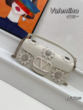 Load image into Gallery viewer, VLTN083 LOCÒ SHOULDER BAG WITH APPLIQUE FLOWERS / W10.6xH5.1xD2.3 in