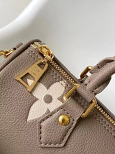 Load image into Gallery viewer, LB811 Papillon BB / HIGHEST QUALITY VERSION / 7.9 x 3.9 x 3.9 inches