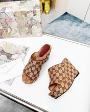 Load image into Gallery viewer, SE1359 Women's GG Slide Sandals / Size5-10