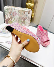 Load image into Gallery viewer, SE1359 Women's GG Slide Sandals / Size5-10