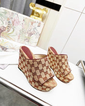 Load image into Gallery viewer, SE1359 Women's GG Slide Sandals / Size5-10