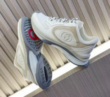 Load image into Gallery viewer, SE1199 Women's Gucci Run Sneaker / Size4-11