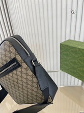 Load image into Gallery viewer, MBG054 GG Messenger / W10.6 x H11 x D2in