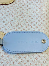 Load image into Gallery viewer, LB1334 OnTheGo PM / 9.8 x 7.5 x 4.5 inches / HIGHEST QUALITY VERSION