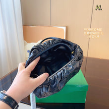 Load image into Gallery viewer, BV060 Mini Pouch / 5.1x8.6x1.9inch