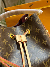 Load image into Gallery viewer, LB1029 Néonoé BB / 7.9 x 7.9 x 5.1 inches