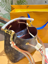 Load image into Gallery viewer, LB1029 Néonoé BB / 7.9 x 7.9 x 5.1 inches