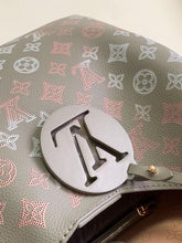 Load image into Gallery viewer, LB893 FLIGHT MODE / HIGHEST QUALITY VERSION / 13.8 x 15.7 x 6.7 inches