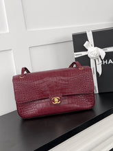 Load image into Gallery viewer, CC1520 Chanel 26S Maxi Flap Bag / HIGHEST QUALITY VERSION / 19.5 × 32 × 10 cm