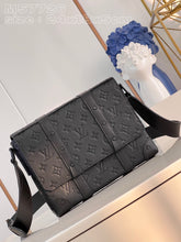 Load image into Gallery viewer, MBG060 Trunk Messenger / HIGHEST QUALITY VERSION / 9.4 x 7.1 x 2.2 inches