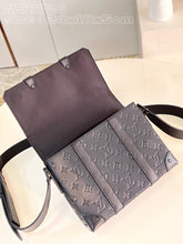 Load image into Gallery viewer, MBG060 Trunk Messenger / HIGHEST QUALITY VERSION / 9.4 x 7.1 x 2.2 inches