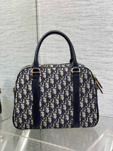 Load image into Gallery viewer, DR398 Medium/Large D-Vibe Bowling Bag / HIGHEST QUALITY VERSION