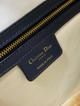 Load image into Gallery viewer, DR398 Medium/Large D-Vibe Bowling Bag / HIGHEST QUALITY VERSION