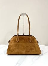 Load image into Gallery viewer, TR008 The Row Margaux EW Shoulder 12 / HIGHEST QUALITY VERSION / 38 × 18 × 23 cm