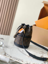 Load image into Gallery viewer, LB987 Canoé / 5.5 x 8.1 x 5.5 inches / HIGHEST QUALITY VERSION