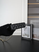Load image into Gallery viewer, CC1383 Chanel 26C Caviar Vanity Case / 19 x 12 cm