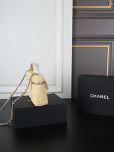 Load image into Gallery viewer, CC1384 Chanel 26P Raffia Vanity Case / 19 x 12 cm