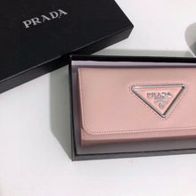 Load image into Gallery viewer, PD307 Large Saffiano and Smooth Leather Wallet / 7.5x3.9inch