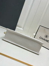 Load image into Gallery viewer, CC1057 Clutch / 5.1 x 10.6 x 2.8in