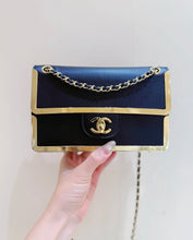 Load image into Gallery viewer, CC1530 Chanel Frame Flap Bag / HIGHEST QUALITY VERSION / 20 × 12.5 × 6.5 cm