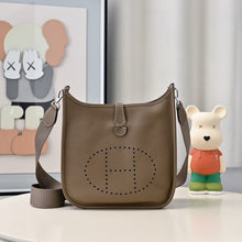 Load image into Gallery viewer, HM149 Hermes Evelyne TPM/PM