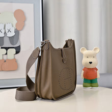 Load image into Gallery viewer, HM149 Hermes Evelyne TPM/PM