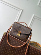 Load image into Gallery viewer, LB1601 LV Pochette Métis East West / HIGHEST QUALITY VERSION / 21.5 × 13.5 × 6 cm