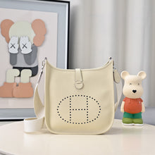 Load image into Gallery viewer, HM147 Hermes Evelyne TPM/PM